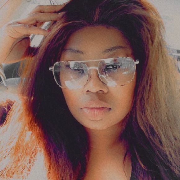 Meet your Posher, Crystal - Picture 1 of 1